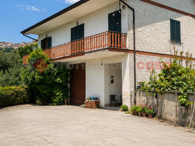 Villa Indipendente in vendita a Alatri, Lazio