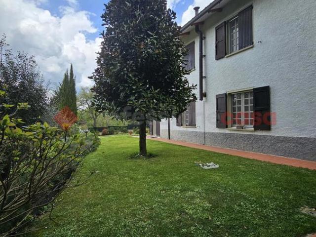 Villa Indipendente in vendita a Palazzo del Pero, Palazzo Del Pero