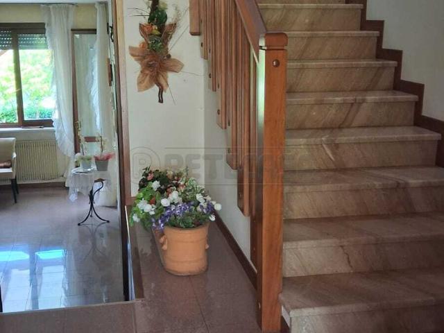 Villa Indipendente in vendita a Arzignano, Veneto