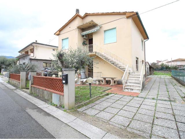Villa Indipendente in vendita a Bientina, Toscana