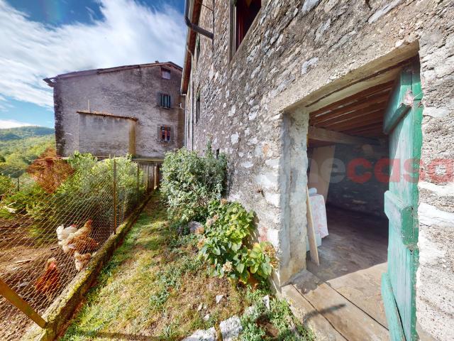 Villa Indipendente in vendita a Unione dei comuni Media Valle del Serchio, Borgo A Mozzano