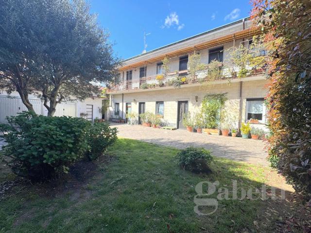 Villa Indipendente in vendita a Busto Arsizio, Lombardia