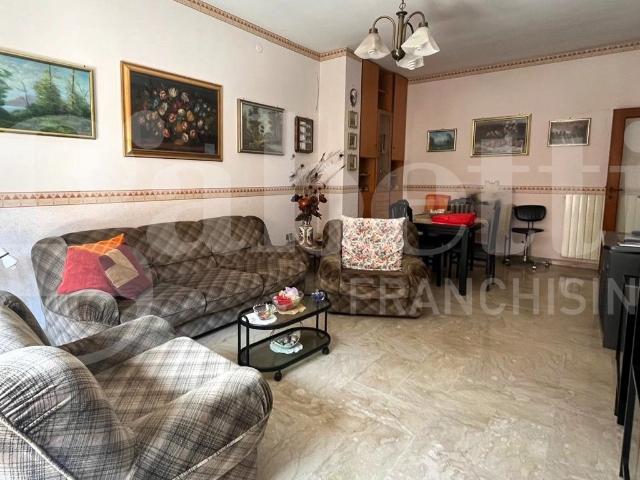 Villa Indipendente in vendita a Calvi Risorta, Campania