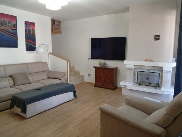 Villa Indipendente in vendita a Seano, Carmignano