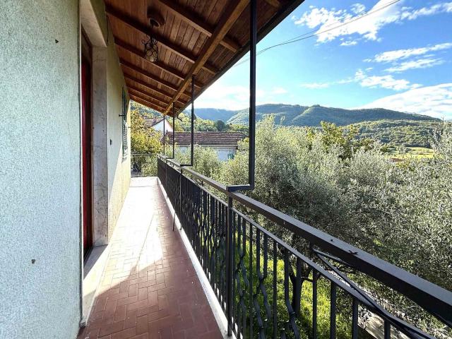 Villa Indipendente in vendita a Vigneta, Casola in Lunigiana