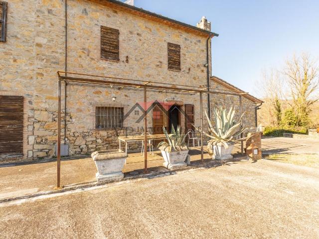 Villa Indipendente in vendita a Castelnuovo Val Di Cecina, Toscana