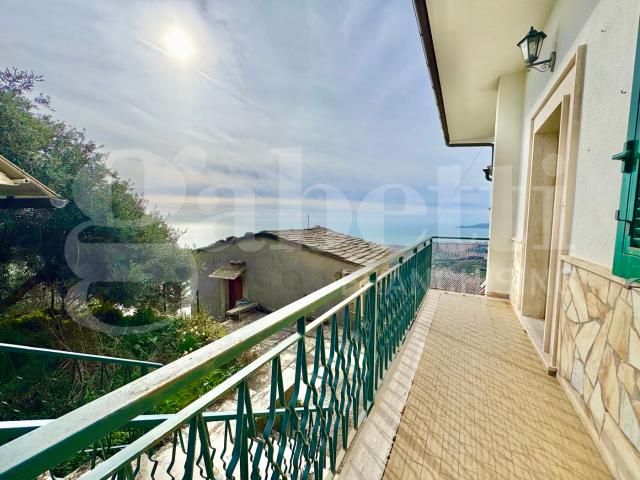 Villa Indipendente in vendita a La Costa, Cogorno