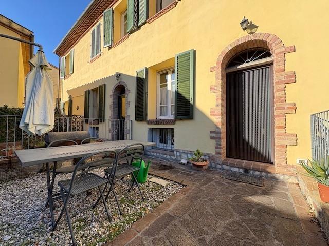 Villa Indipendente in vendita a Collesalvetti, Toscana