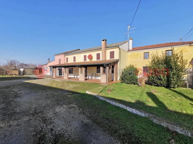 Villa Indipendente in vendita a Gazzo Veronese, Maccacari
