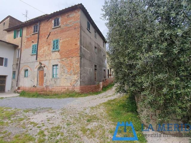 Villa Indipendente in vendita a Lamporecchio, Toscana