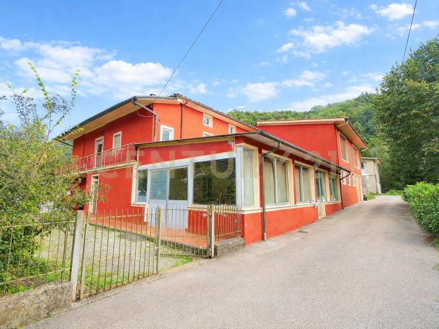 Villa Indipendente in vendita a Vecoli, Bagni Di Lucca Ponte