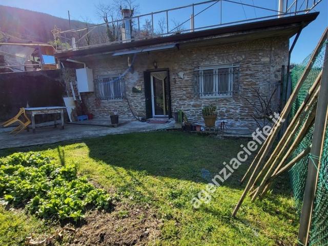 Villa Indipendente in vendita a Marina Di Massa, Toscana