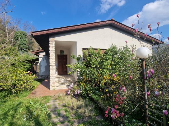 Villa Indipendente in vendita a San Carlo, Marina Di Massa