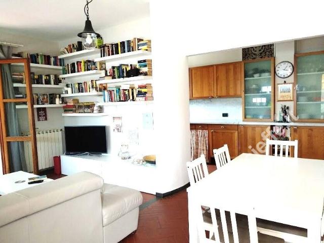 Villa Indipendente in vendita a Marina di Massa, Marina Di Massa