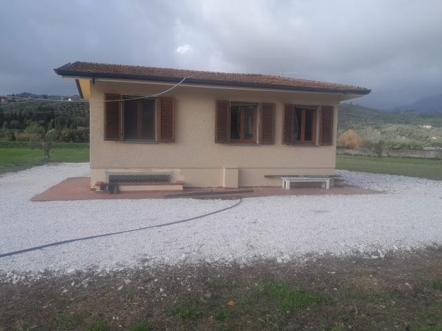 Villa Indipendente in vendita a Massarosa, Toscana
