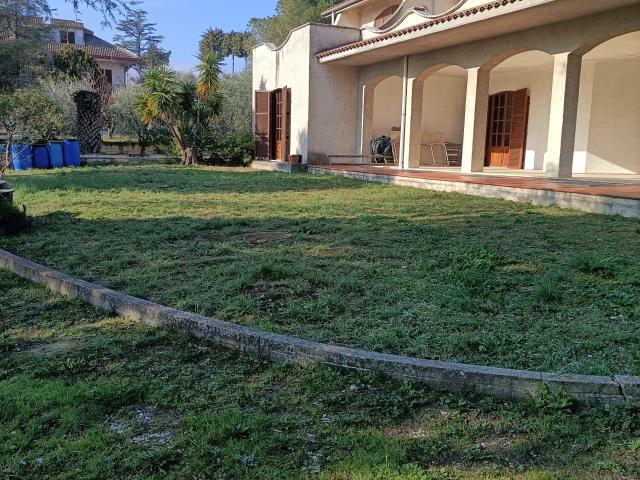 Villa Indipendente in vendita a San Donato, Marche