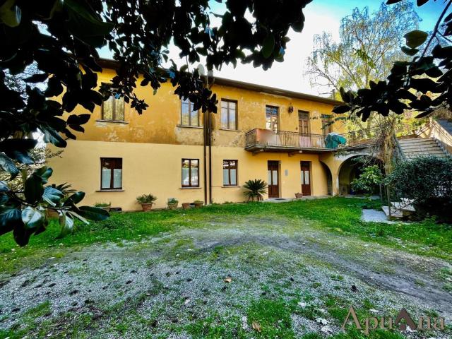 Villa Indipendente in vendita a Piazza, Montignoso