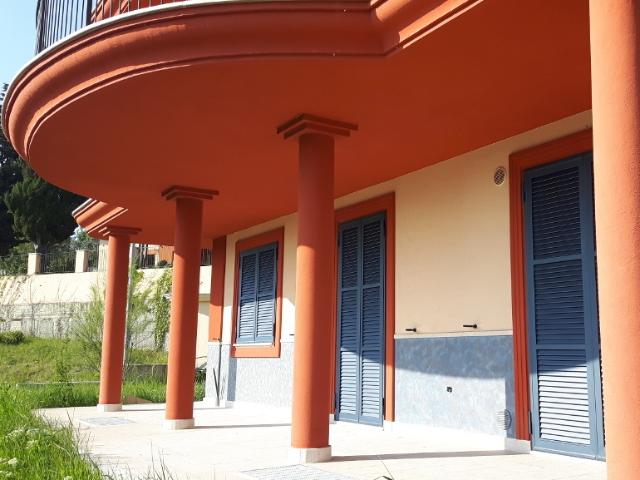 Villa Indipendente in vendita a San Barnaba, Marche