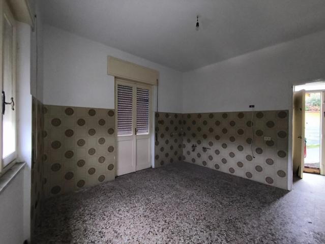 Villa Indipendente in vendita a L'Annunziata, Luni