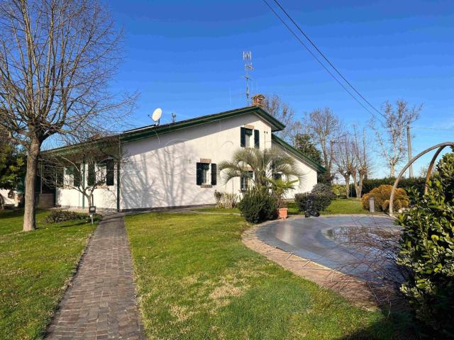 Villa Indipendente in vendita a Ostellato, Reggio Emilia