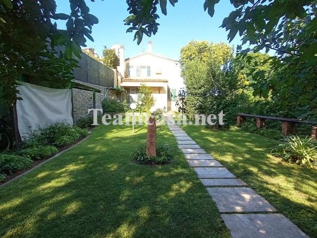 Villa Indipendente in vendita a Calcinari, Marche