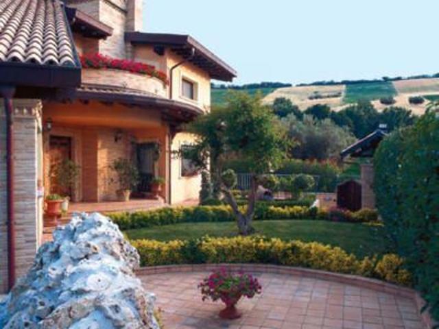 Villa Indipendente in vendita a Pineto, Teramo