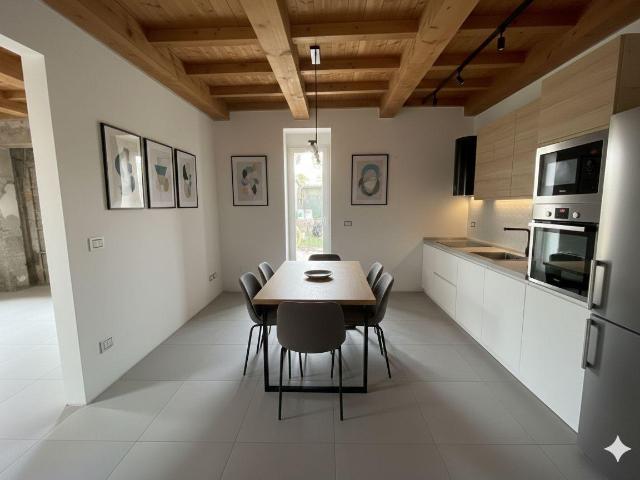Villa Indipendente in vendita a Le Melorie, Ponsacco