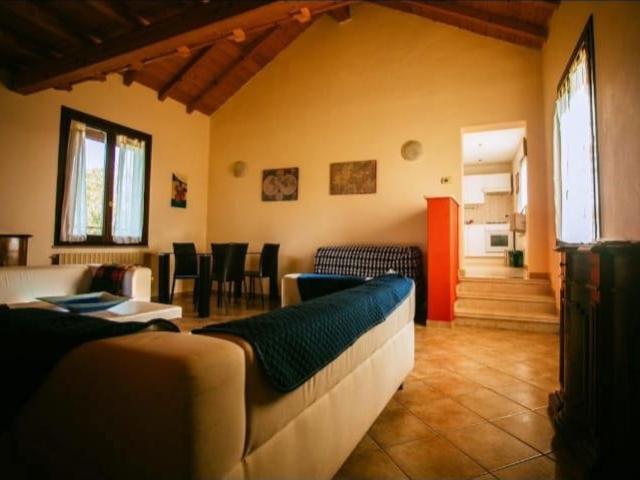 Villa Indipendente in vendita a Robecco Sul Naviglio, Lombardia