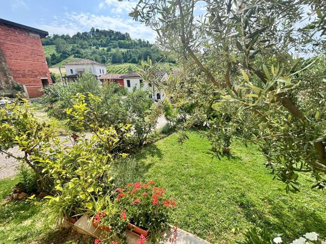 Villa Indipendente in vendita a Santa Giuletta, Lombardia