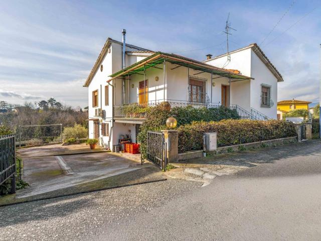 Villa Indipendente in vendita a Santa Maria A Monte, Toscana