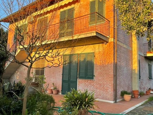 Villa Indipendente in vendita a Santa Maria A Monte, Toscana