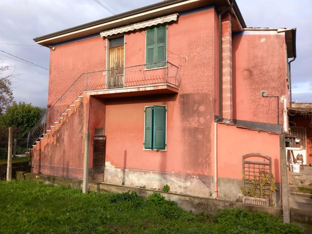 Villa Indipendente in vendita a Grisei, Sarzana
