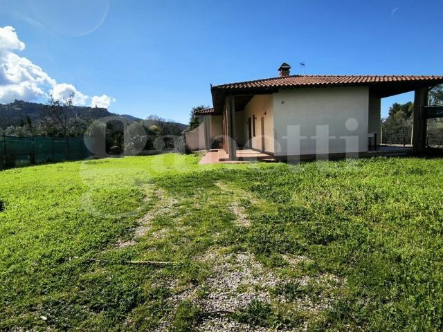 Villa Indipendente in vendita a Scarlino, Toscana
