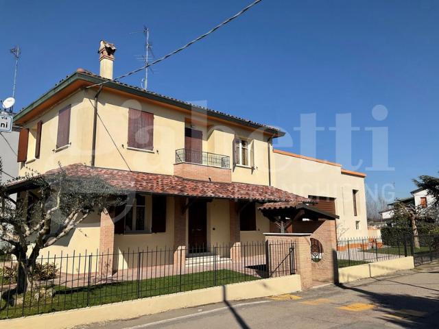 Villa Indipendente in vendita a Unione della Romagna Faentina, Solarolo