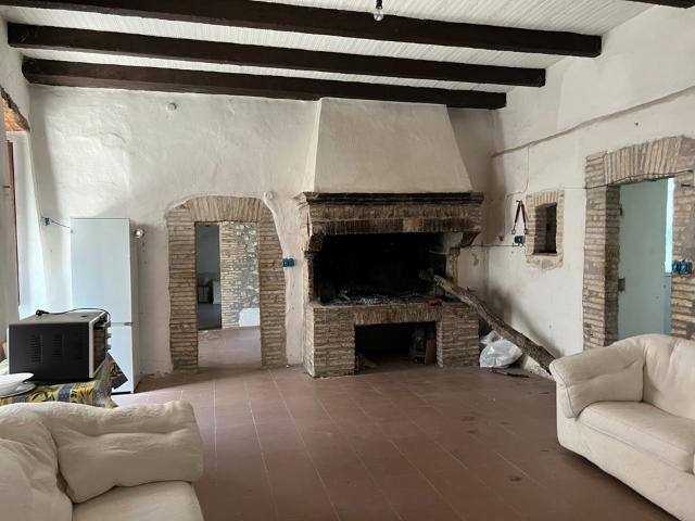 Villa Indipendente in vendita a Santa Maria in Valle, Trevi
