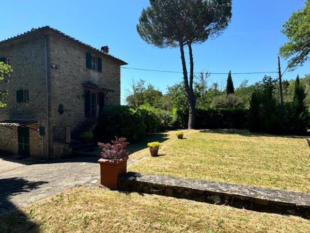 Villa Indipendente in vendita a Tuoro Sul Trasimeno, Umbria