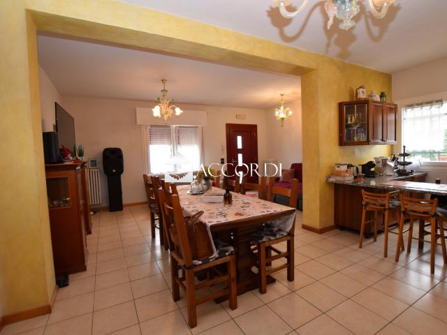 Villa Indipendente in vendita a Sant'Eurosia, Volpago Del Montello