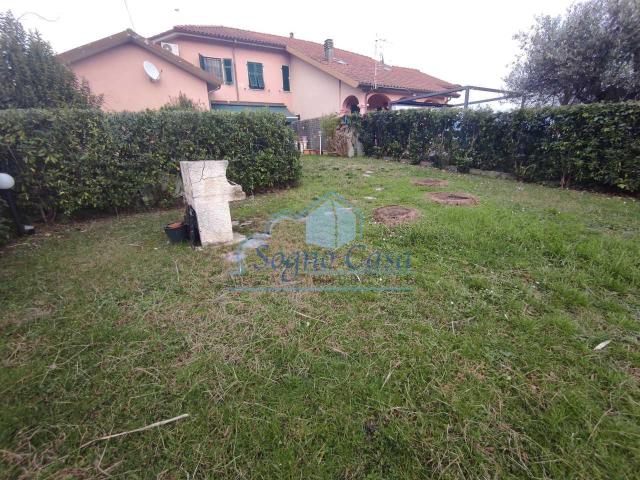 Villa Indipendente in vendita a Ameglia, Liguria