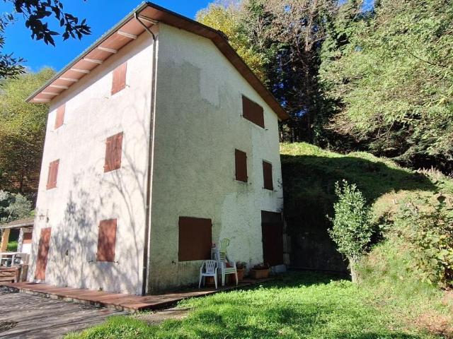 Villa Indipendente in vendita a Unione dei comuni Media Valle del Serchio, Bagni Di Lucca Villa