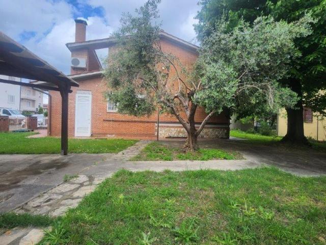 Villa Indipendente in vendita a Case Bianche, Calcinaia