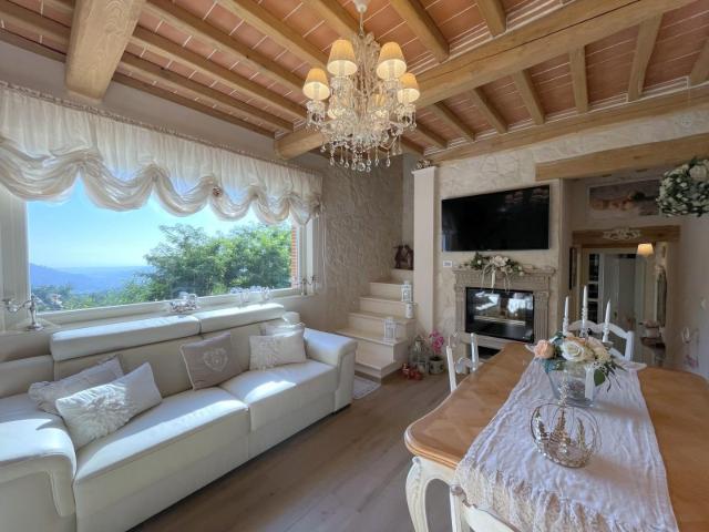 Villa Indipendente in vendita a Casette, Camaiore
