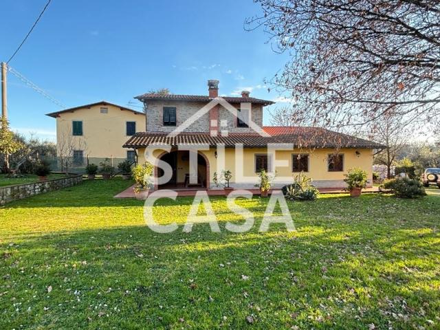 Villa Indipendente in vendita a Tofori, Capannori