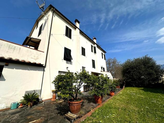 Villa Indipendente in vendita a Capannori, Toscana