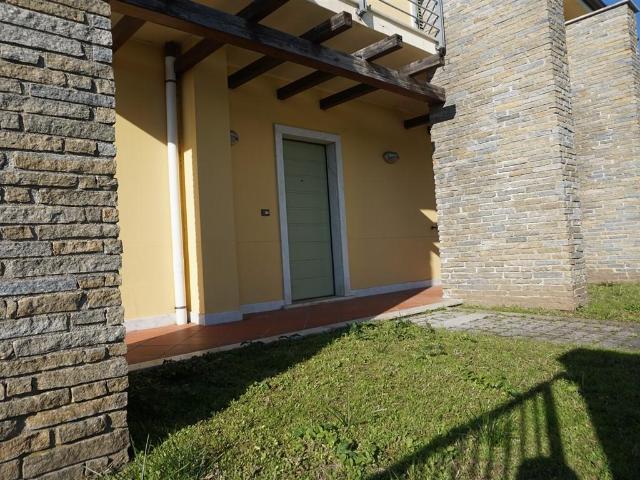 Villa Indipendente in vendita a La Prada, Carrara