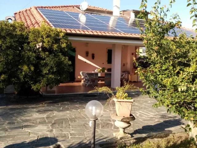 Villa Indipendente in vendita a Marina di Carrara, Carrara