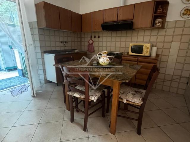 Villa Indipendente in vendita a Carrara, Toscana