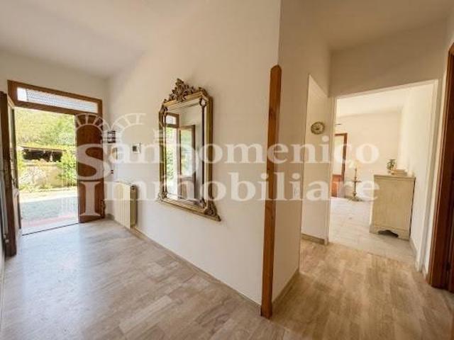Villa Indipendente in vendita a San Frediano a Settimo, Cascina