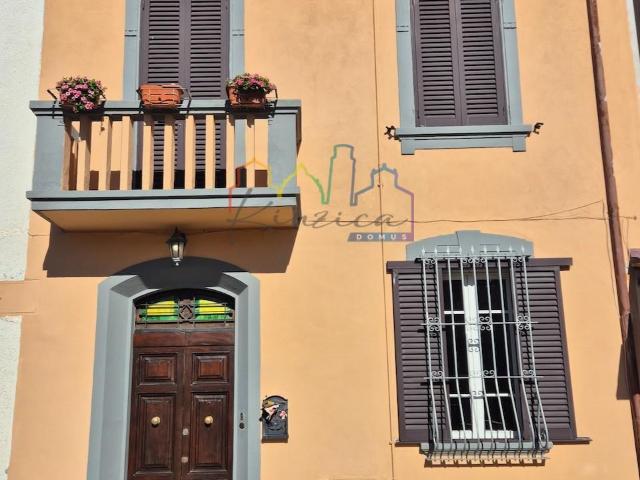 Villa Indipendente in vendita a San Donato, Cascina