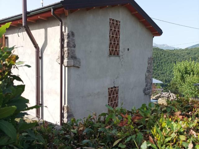 Villa Indipendente in vendita a Unione Comuni Garfagnana, Castelnuovo Di Garfagnana