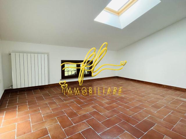 Villa Indipendente in vendita a Cecina, Toscana